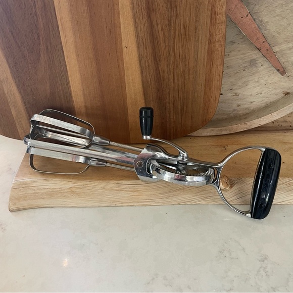 Vintage Ekco Best Hand Held Stainless Steel Mixer - Picture 2 of 6